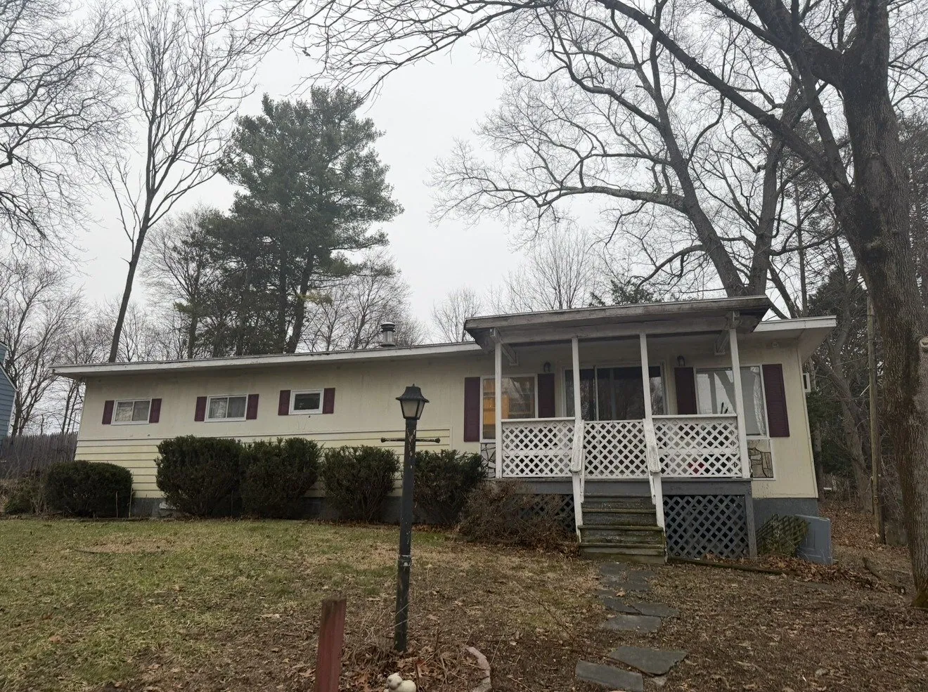 22 Cedar Ln, Poughkeepsie, NY
